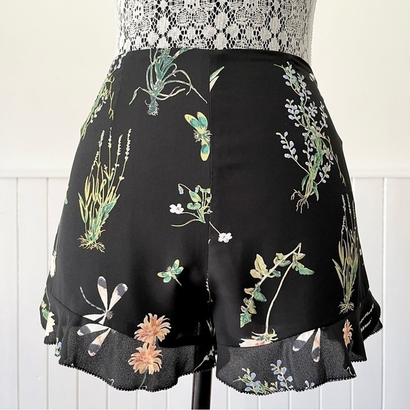 Aritzia Sunday Best Foral Tulip Shorts Size 0 - Picture 2 of 10